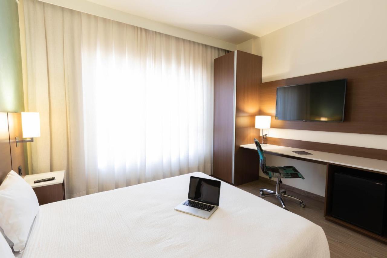Отель Ibis Styles Curitiba Aeroporto Сан-Жозе-дус-Пиньяйс Экстерьер фото