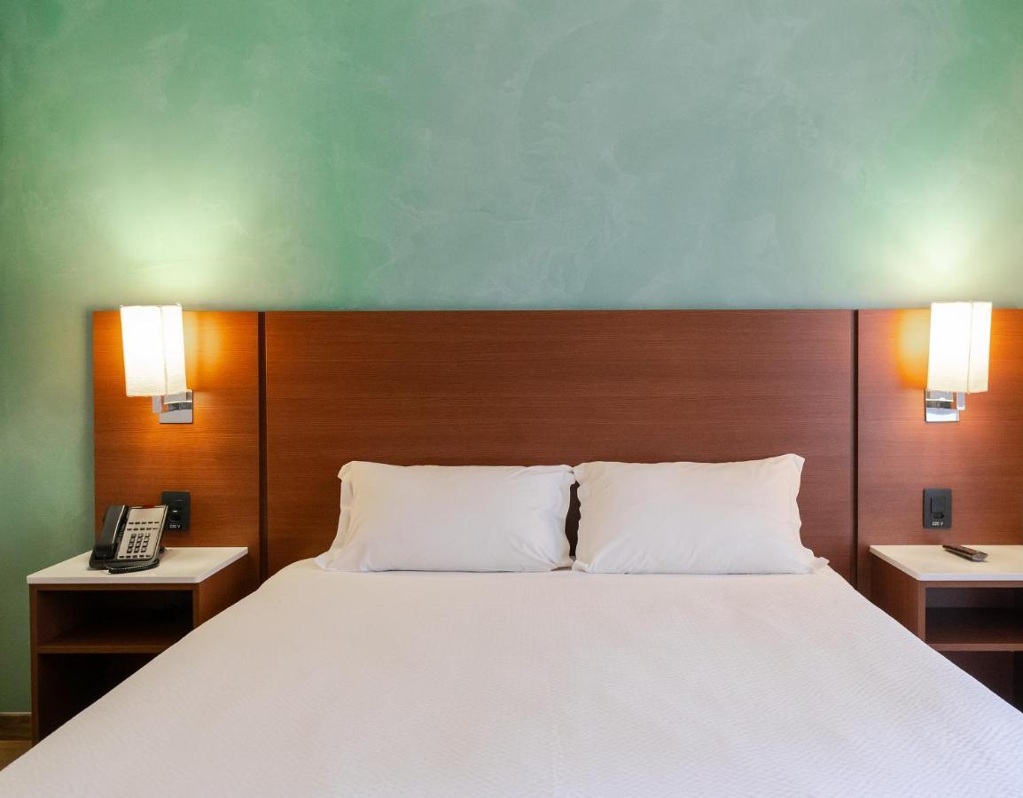 Отель Ibis Styles Curitiba Aeroporto Сан-Жозе-дус-Пиньяйс Экстерьер фото