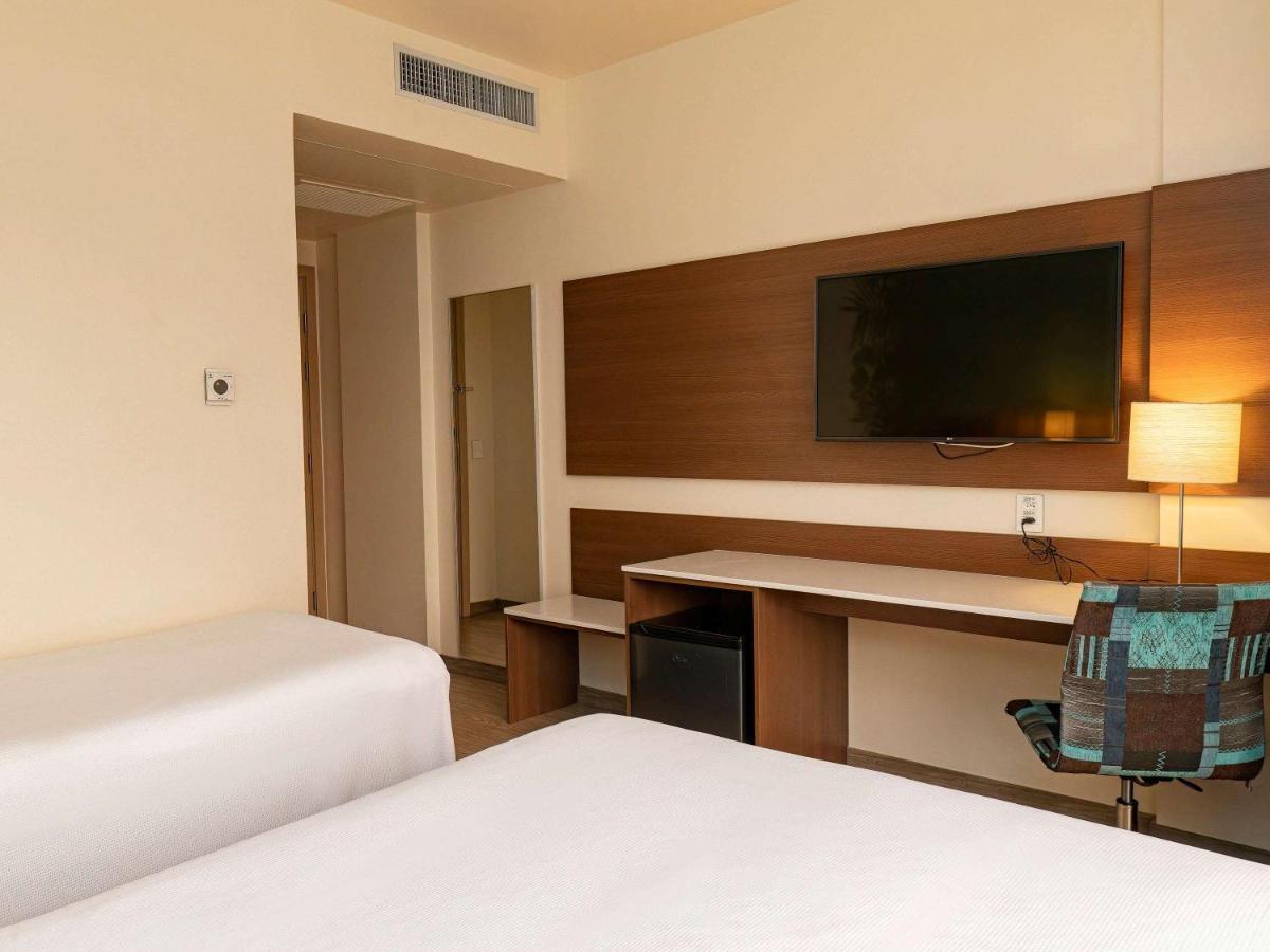 Отель Ibis Styles Curitiba Aeroporto Сан-Жозе-дус-Пиньяйс Экстерьер фото